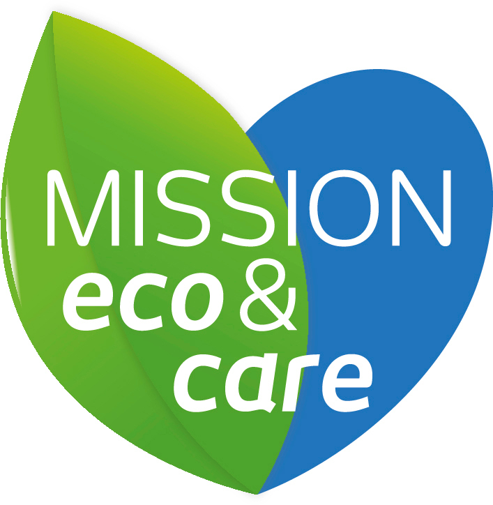 Ein Logo mit einem grünen Blatt und einer blauen Herzform. Der Text lautet 'MISSION eco & care' in weißen Buchstaben.