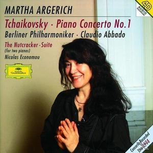 CD-Cover: Martha Argerich lächelt, Text über Tschaikowsky und Orchester.