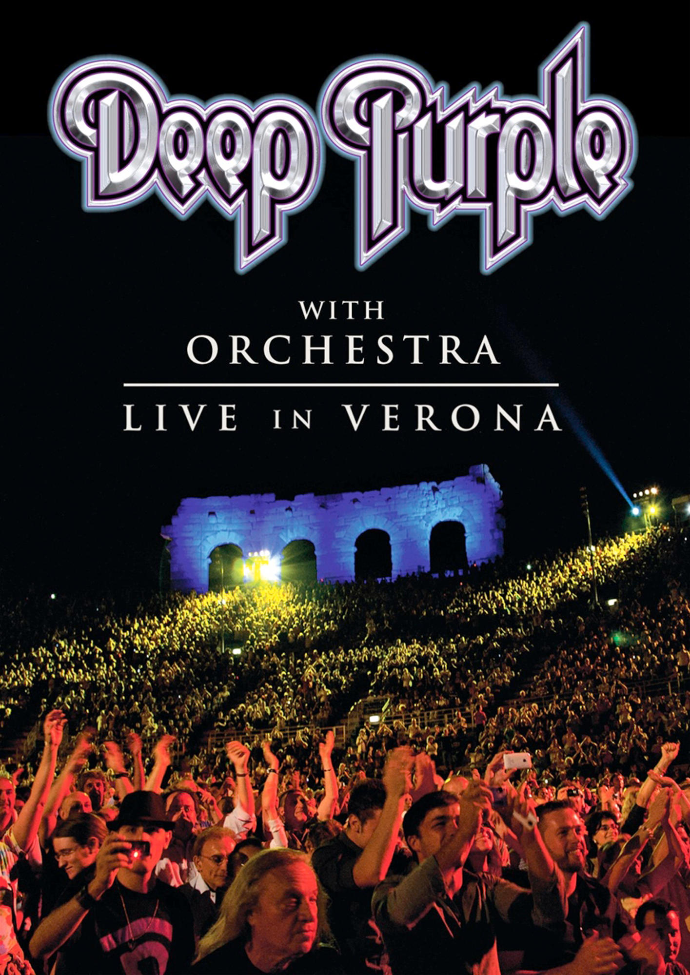 Ein Konzertfoto von Deep Purple mit Orchester live in Verona. Eine Menschenmenge im Vordergrund.