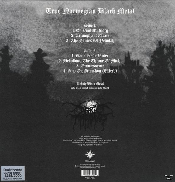 Albumcover mit schwarzem Hintergrund, weißem Text und dunklen Silhouetten. Auflistung der Songs und Bandlogo.