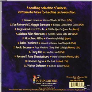 A Putumayo Kids album hátlapja, 11 altatódalt listáz különböző előadóktól.