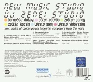 Album hátlap különböző színű szöveggel. Tartalmaz egy számlistát.