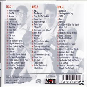 CD-Rückseite: eine Liste der Songtitel und Credits. Schwarz und Weiß. Das Album hat drei CDs.