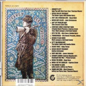 CD-Cover: Ein Mann hält ein Gewehr vor blauem Hintergrund, mit Text.