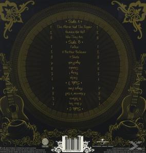Albumcover mit goldenem Design und Text. Gitarren befinden sich im Hintergrund.