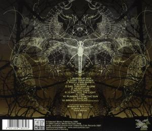 Albumcover mit einem insektenartigen Design auf dunklem Hintergrund, mit Songtiteln drumherum.