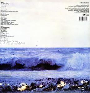 Album borító óceán hullámokkal. Fehér ég, kék tenger és szöveg a bal oldalon.