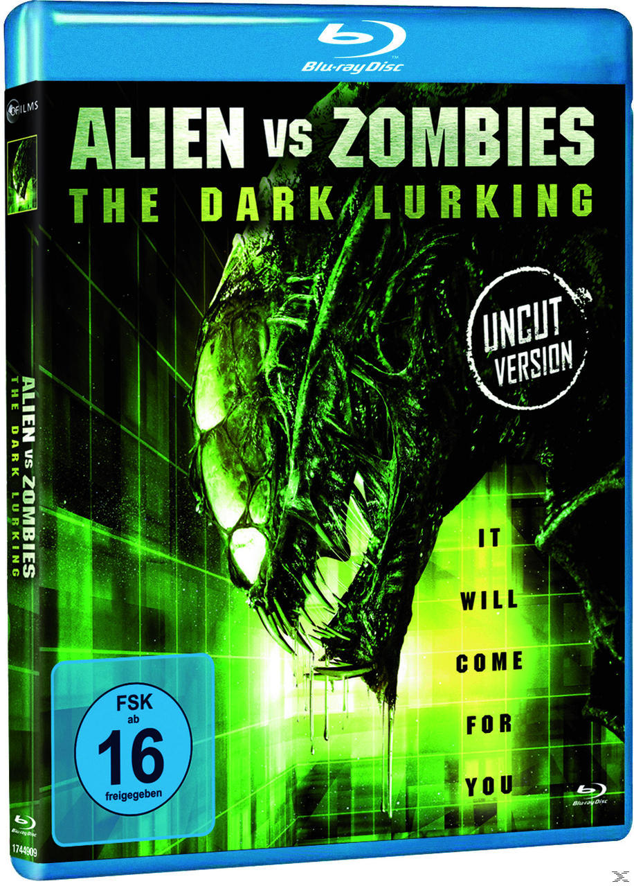 DVD-Cover. Alien vs. Zombies. Grüner Alienkopf. Text: The Dark Lurking. FSK 16-Aufkleber.