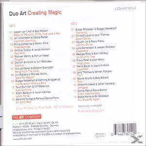 Albumcover: Titelliste, weißer Hintergrund. Text: Duo Art Creating Magic, zwei CDs gelistet.