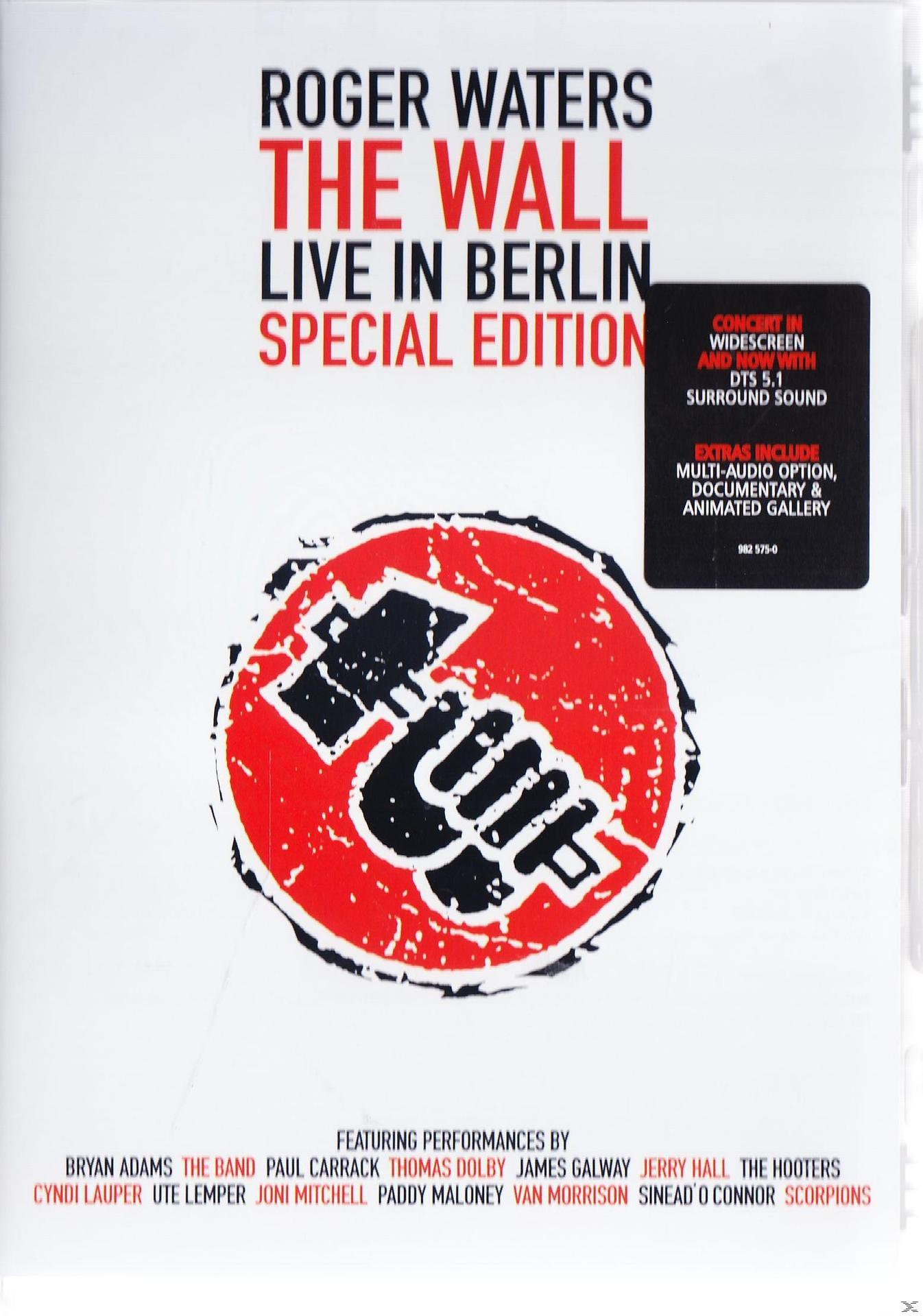 DVD-Cover: Roger Waters, The Wall Live in Berlin. Zeigt ein rotes Faustlogo und Bandnamen.