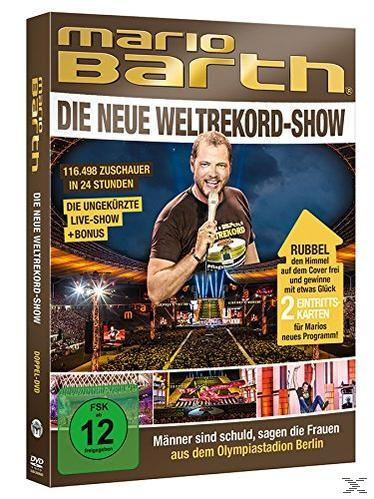 DVD-Cover mit einem Mann, der ein Mikrofon hält, und Text.