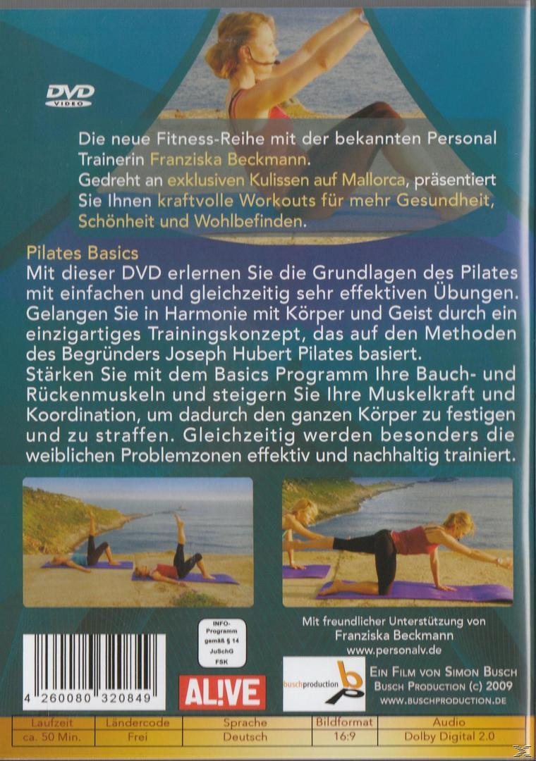 DVD-Rückseite mit einer Frau beim Pilates, Text auf Deutsch und Strandhintergrund.