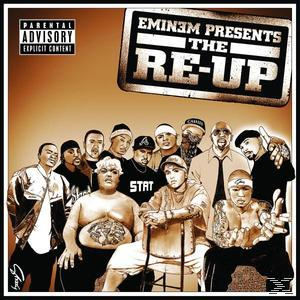 Album borító sok emberrel, barna háttérrel. Cím: Eminem Presents The Re-Up.
