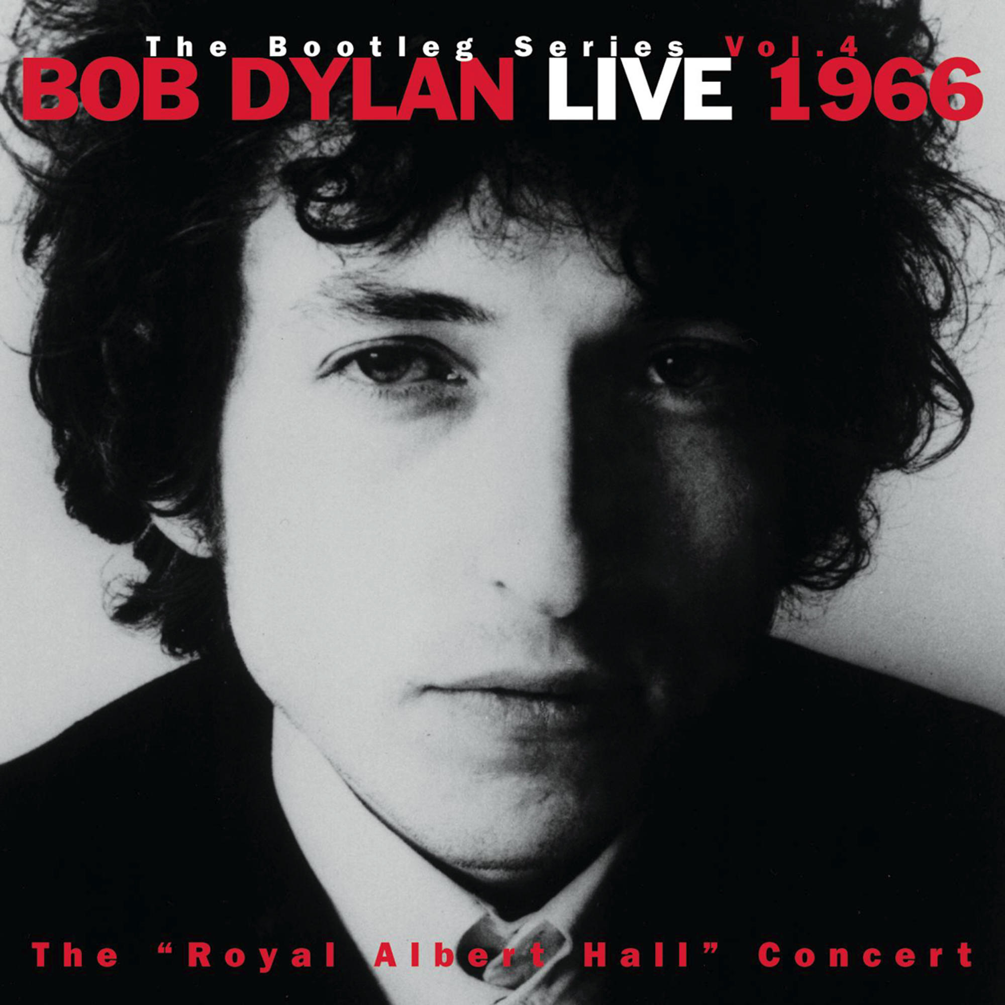 Albumcover von Bob Dylan Live 1966, Schwarzweißfoto.