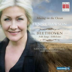 CD-Cover mit einer lächelnden Frau, betitelt Musing on the Ocean von Lynne Dawson, Beethoven.