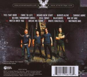Albumcover: Alter Bridge Albumrückseite mit Titelliste und Fotos der Bandmitglieder.