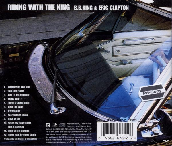 A 'Riding with the King' CD hátlapja B.B. King & Eric Clapton-tól. Autó és a számok listája látható.
