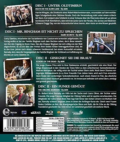 DVD-Box-Set: Text und Bilder für vier Episoden. Mehrere Personen in schwarzen Anzügen. Dunkler Hintergrund.
