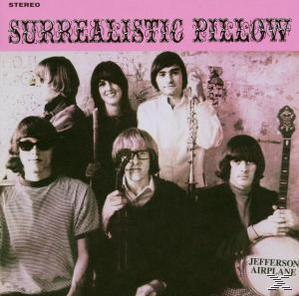 Albumcover mit Bandmitgliedern. Rosa Hintergrund, Text oben: Surrealistic Pillow, Jefferson Airplane.