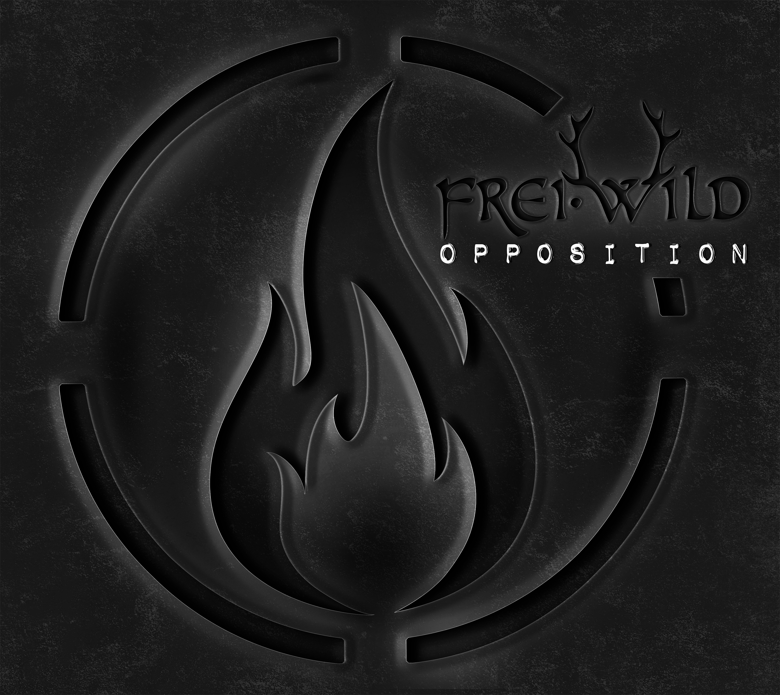 Schwarzes Logo mit Flammen und Text: FREI-WILD OPPOSITION, auf dunklem, strukturiertem Hintergrund.