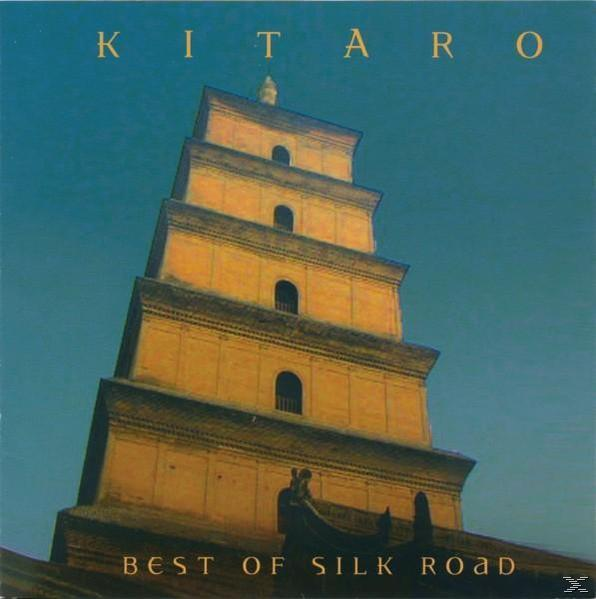 Album borító: egy magas, sárga épület, több ablakkal, kék égbolttal. A szavak a Best of Silk Road.