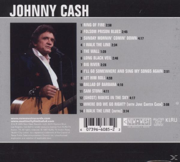 CD borító Johnny Cash-sel, gitárral és mikrofonnal, valamint számlistával.