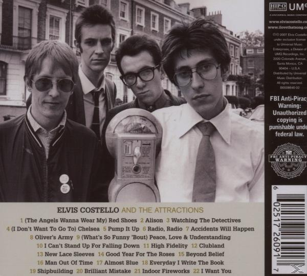 Albumcover: Elvis Costello and The Attractions. Vier Männer in Anzügen, Brillen und ein Retro-Foto.
