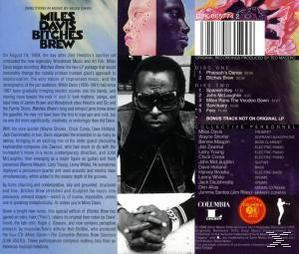 Albumcover mit einem Schwarz-Weiß-Porträt von Miles Davis und anderen Bildern mit Text.