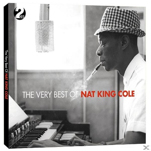 Fekete-fehér fotó Nat King Cole-ról, amint orgonál és dohányzik.