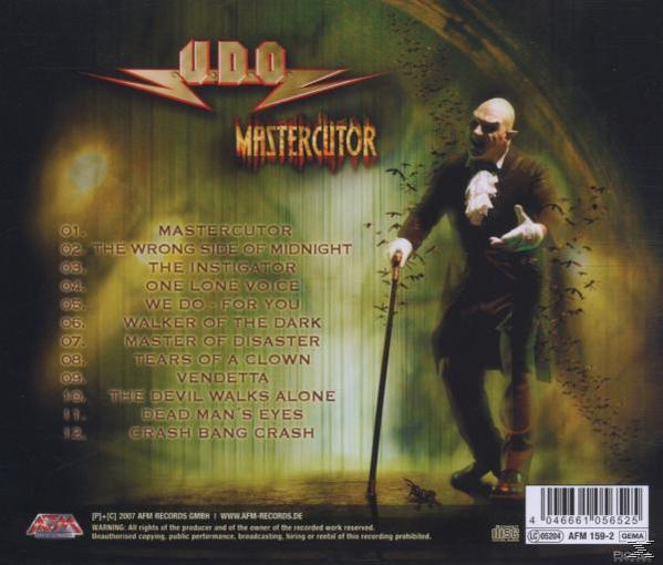 Eine CD-Rückseite mit einer Liste von Liedern und einer Person, die Gitarre spielt.