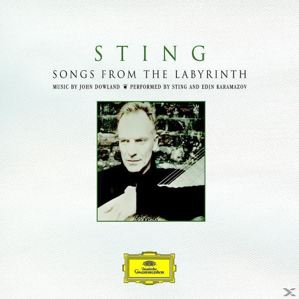 Sting, Songs from the Labyrinth albumborító. Sting gitárral, zöld-fehér háttér.