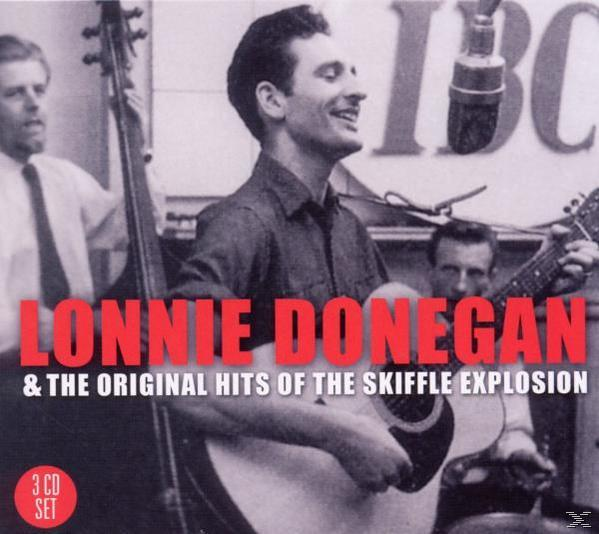 Albumcover von Lonnie Donegan und Band. Donegan spielt Gitarre. Roter Text: Lonnie Donegan & The Original Hits of the Skiffle Explosion.
