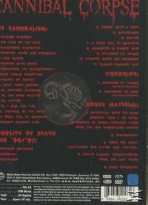 Rückseite einer DVD-Hülle mit Text in mehreren Sprachen und Albuminformationen. Zeigt ein Totenkopfbild.