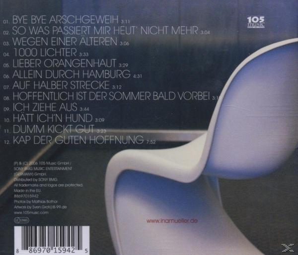 CD-Cover mit einem weißen Stuhl. Die CD befindet sich in der linken unteren Ecke.