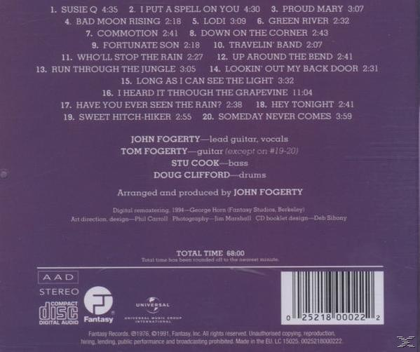 Achterkant van een cd, met tracklist en credits, een paarse achtergrond en de woorden "Creedence Clearwater Revival".