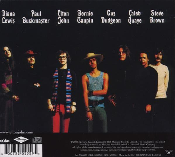 Das Albumcover zeigt eine Gruppe von Männern. Elton John steht in der Mitte.