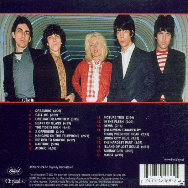 CD-Cover von Blondie. Fünf Bandmitglieder stehen vor rotem Hintergrund, darunter eine Titelliste.