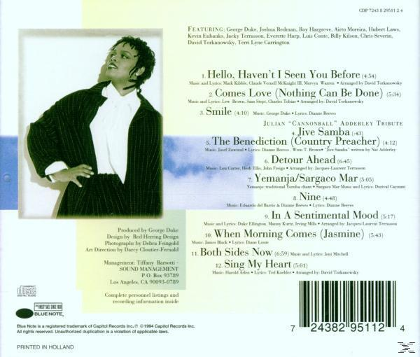 Albumrückseite mit einer Frau und Text über die Musik, mit Titelliste und Credits.