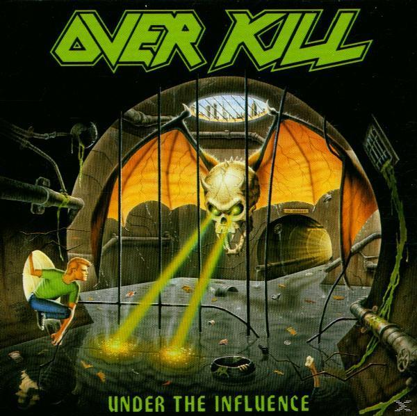 Albumcover, Overkill Band, Schädel mit Flügeln, Mann in einem dunklen Tunnel. Titel: Under the Influence.