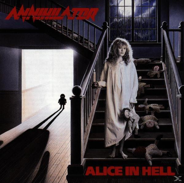 Albumcover für „Alice In Hell“. Mädchen auf Treppe, Puppe haltend, mit Schatten und düsterer Umgebung.
