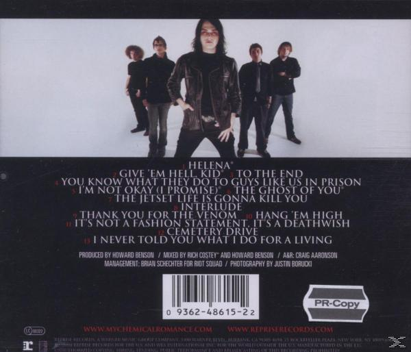 CD-Cover: My Chemical Romance, Trackliste, Gruppenfoto, schwarzer Hintergrund. Text in Weiß und Rot.