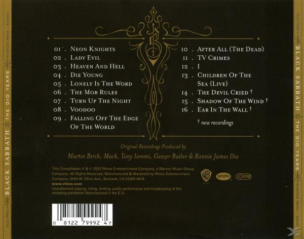 CD-Rückseite mit goldenem Hintergrund und einer Liste von Songs. Enthält Text und ein Logo mit einem schwarzen Kreuz.