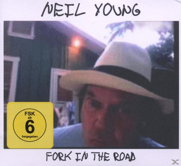 - + Video) (CD Neil In - DVD Fork Young The Road