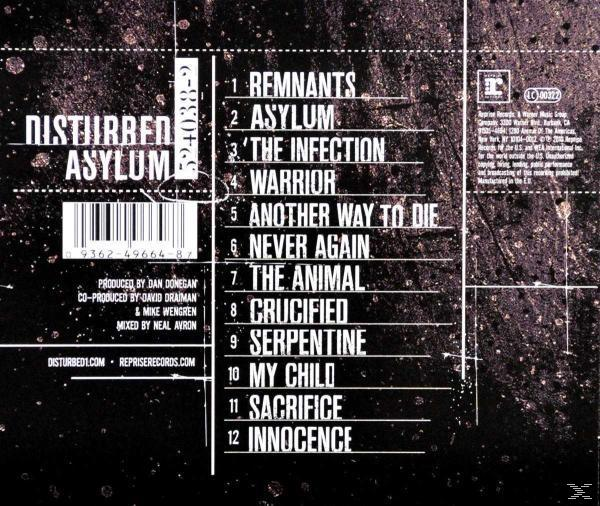 Albumcover: Trackliste auf dunklem Hintergrund, mit Bandname und Logo.