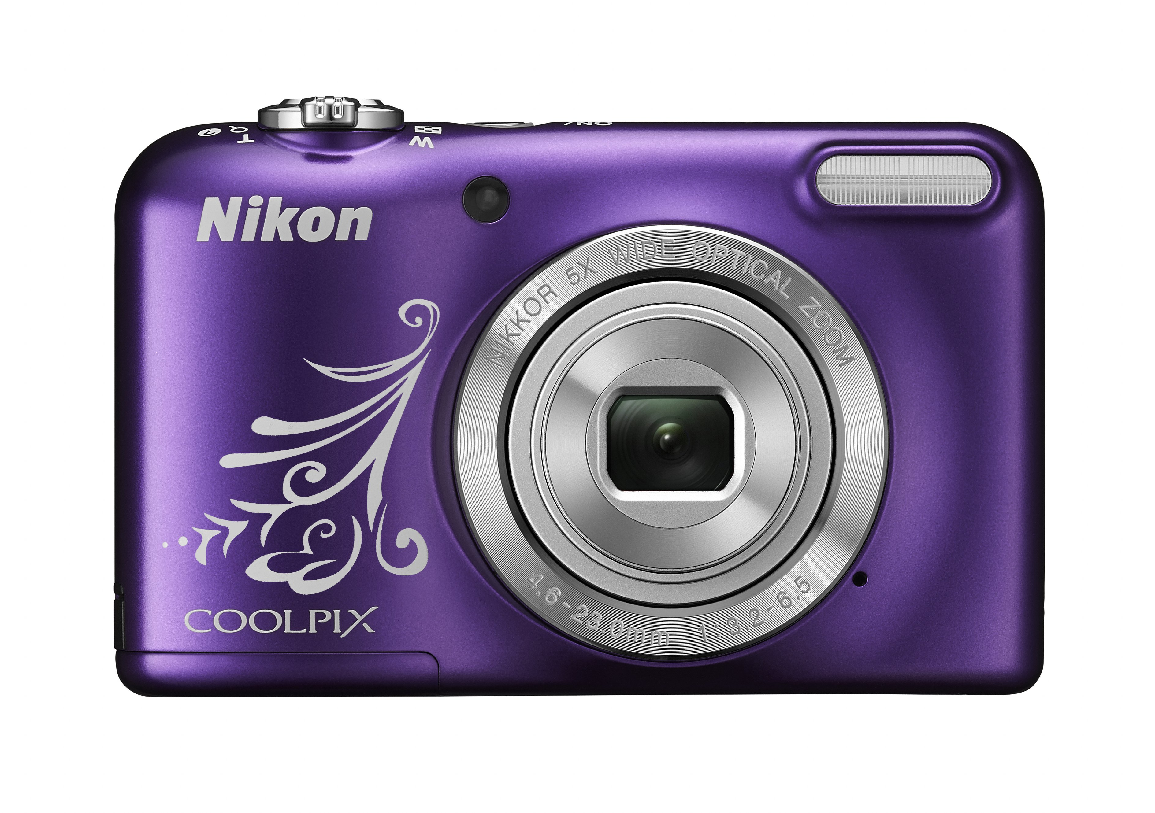 Eine violette Nikon Coolpix Kamera. Sie hat ein Zoomobjektiv, Blitz und das Wort 'Coolpix' ist vorne geschrieben.