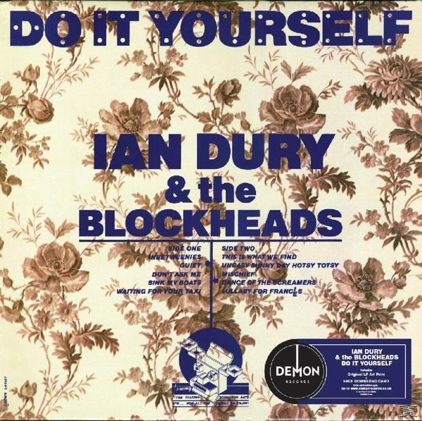 Albumcover von Ian Dury & The Blockheads, Do It Yourself. Blumiger Hintergrund mit Bandnamen und Songtiteln.