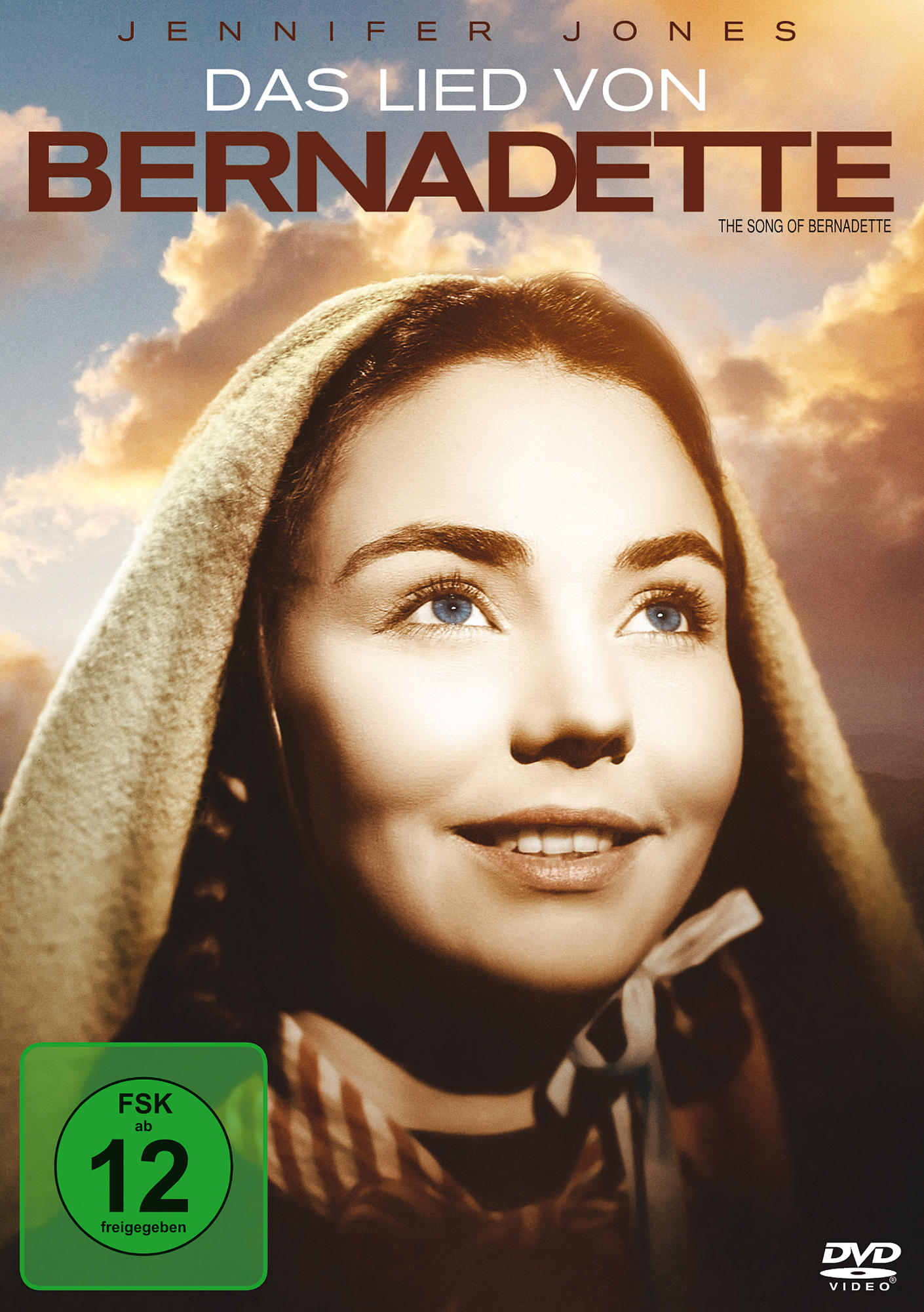 Filmplakat mit einer Frau, die nach oben blickt, mit Text. Wolken und Sonne im Hintergrund.
