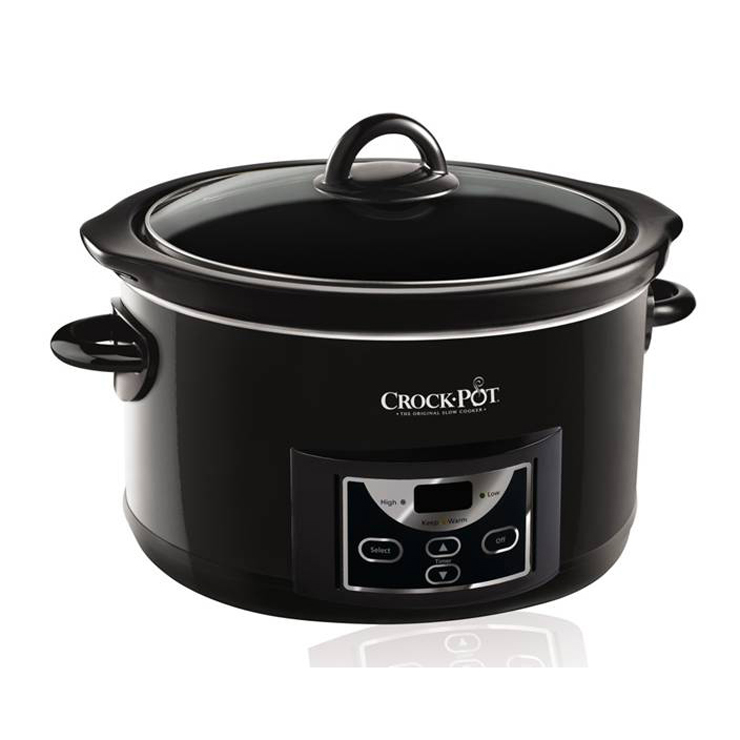 Zwarte Crock-Pot slowcooker met een glazen deksel. Digitaal display. Bedieningsknoppen. Zwarte achtergrond.