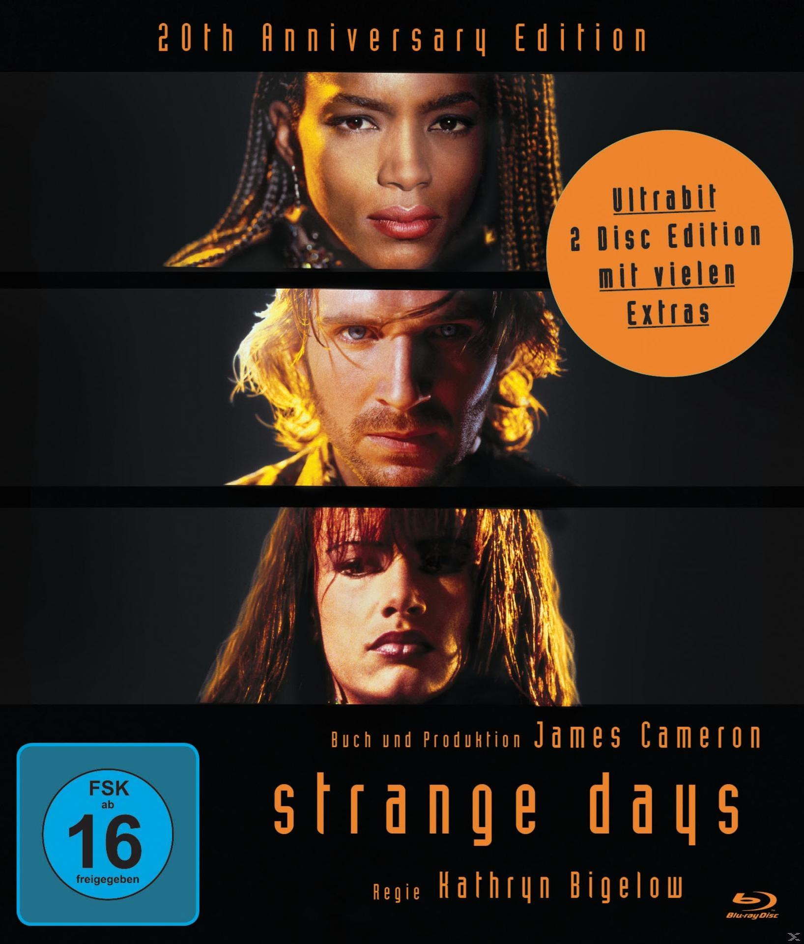 Filmcover mit Gesichtern, Titel "Strange Days" und Blu-ray-Logo. Schwarzer Hintergrund, orangefarbener Kreis und Filmstars.