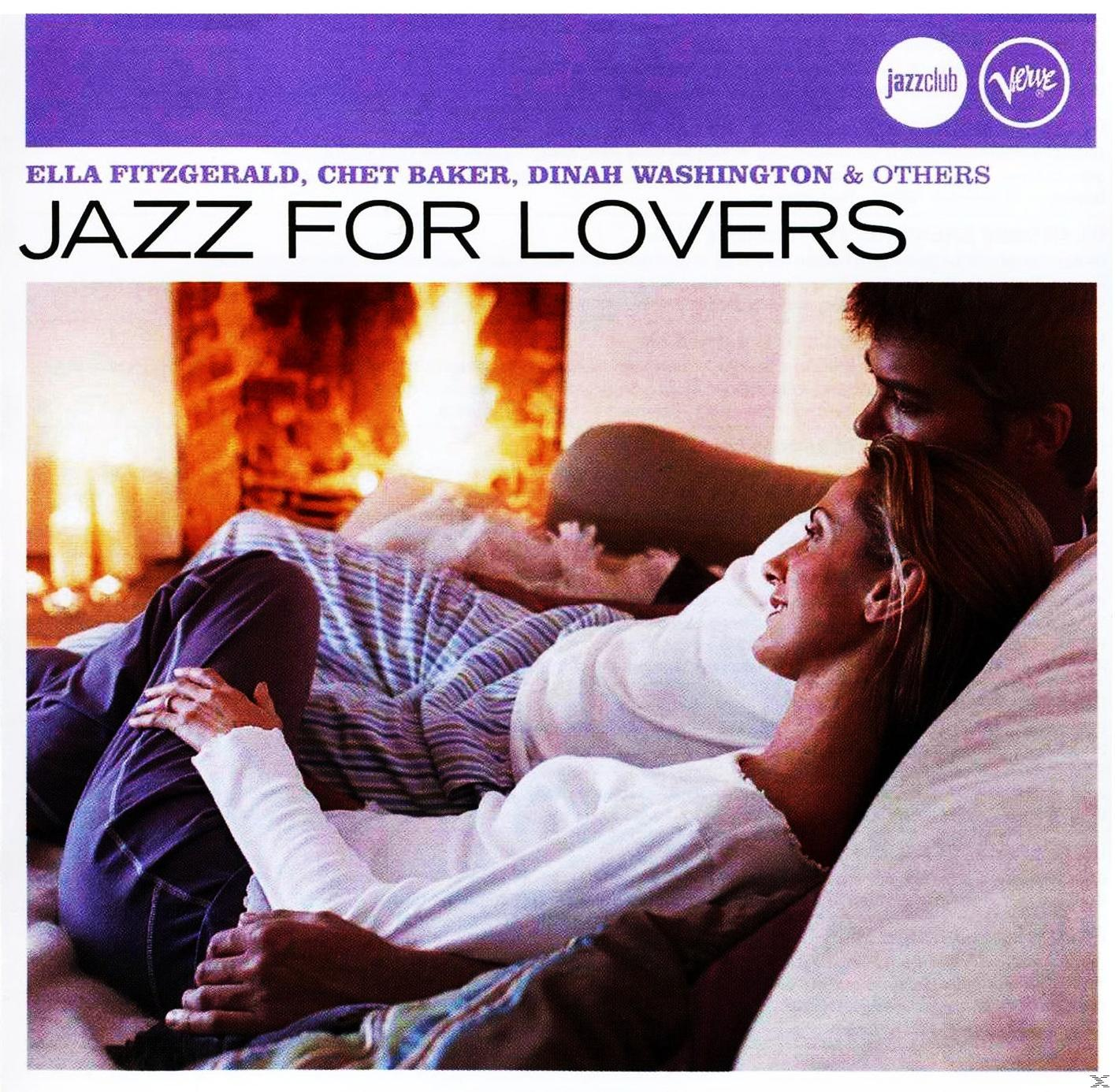 Pochette d'album avec un couple au lit près de la cheminée, texte "Jazz For Lovers" et noms d'artistes.